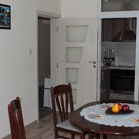 Central דירה וארנה