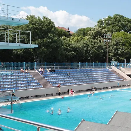 Central דירה וארנה